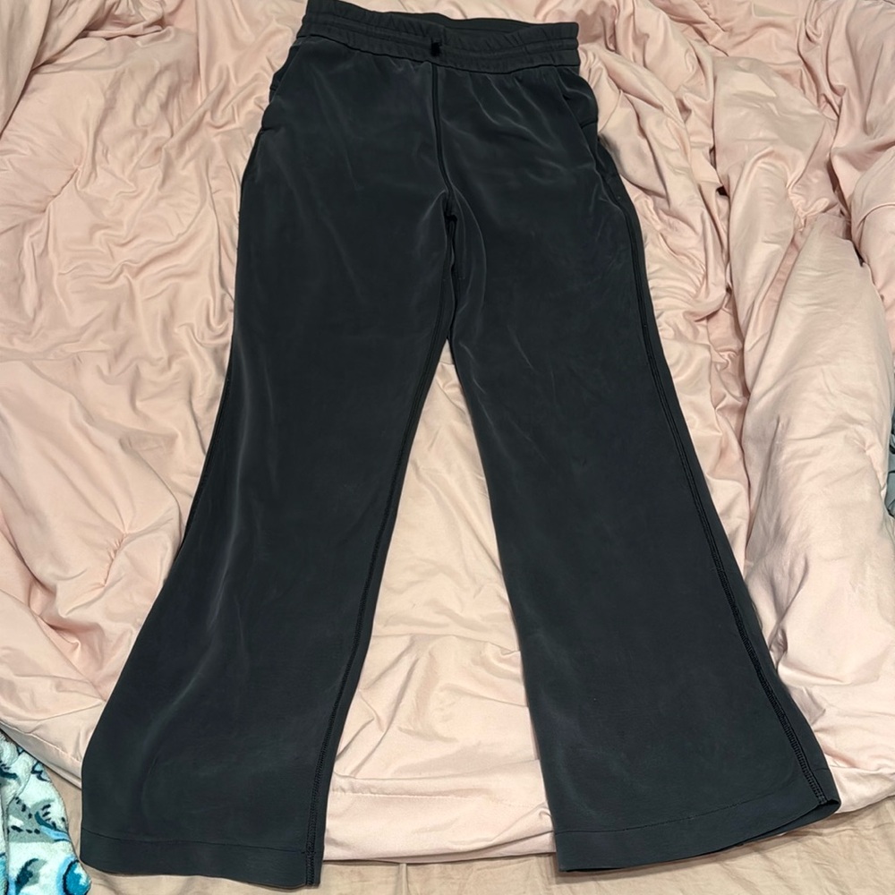 Lululemon Women’s Wide Leg Sweatpants